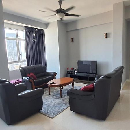 Homestay Jalan Tun Razak: Central Location Near Healthcare & Cultural Hubs Kuala Lumpur Exterior photo